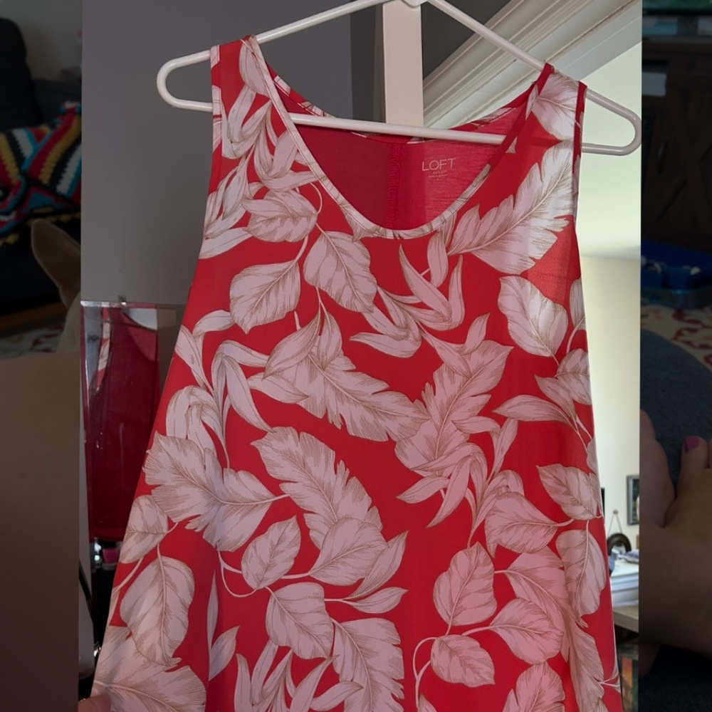 Loft floral sleeveless top coral and white high-low hem